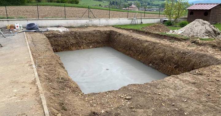 Terrassement de piscine Châbons